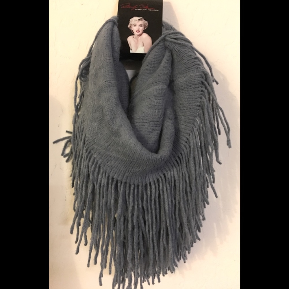 MARILYN MONROE Fringe Infinity Scarf - Picture 1 of 2